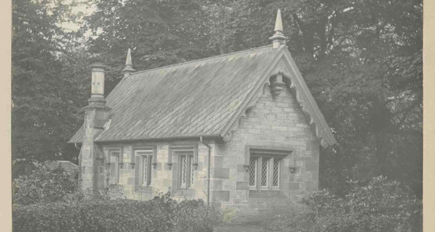 Small building in the grounds of Lauriston Castle