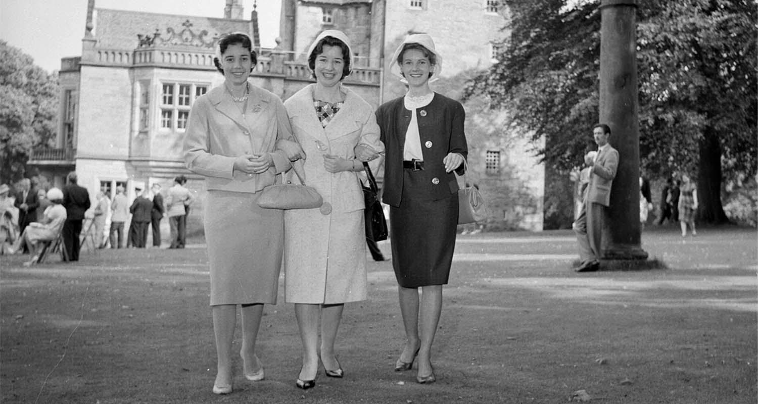 Photo of a group of ladies queuing outside Lauriston Castle in 1950s